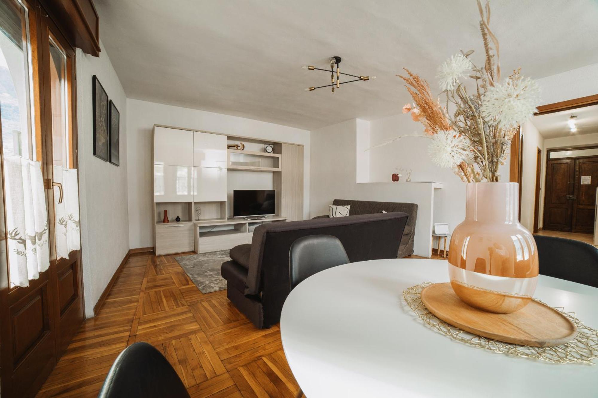 אאוסטה Maison Escaliers By Hili מראה חיצוני תמונה